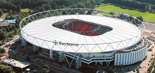 Sân vận động Bay Arena: Câu chuyện tiên phong từ khán đài có sưởi ấm đến khách sạn 4 sao