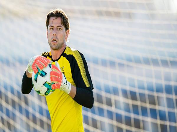 Thủ môn Dortmund nổi tiếng Roman Weidenfeller